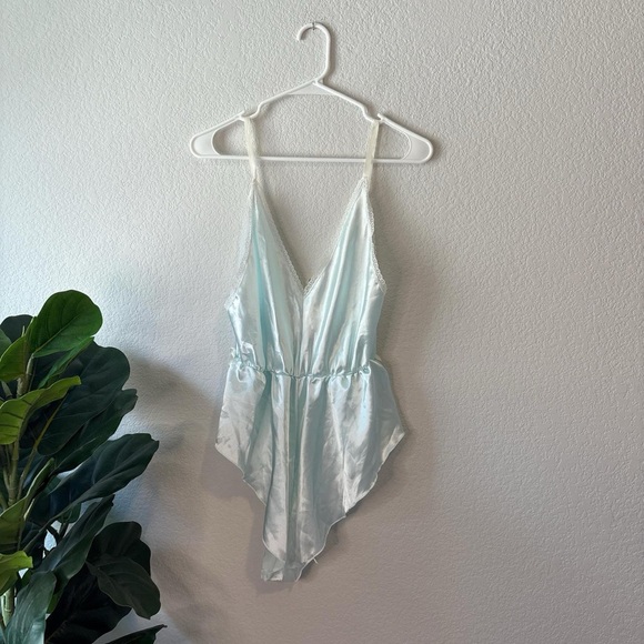 Elegant Light Blue Women's Satin and lace Romper - Picture 3 of 7